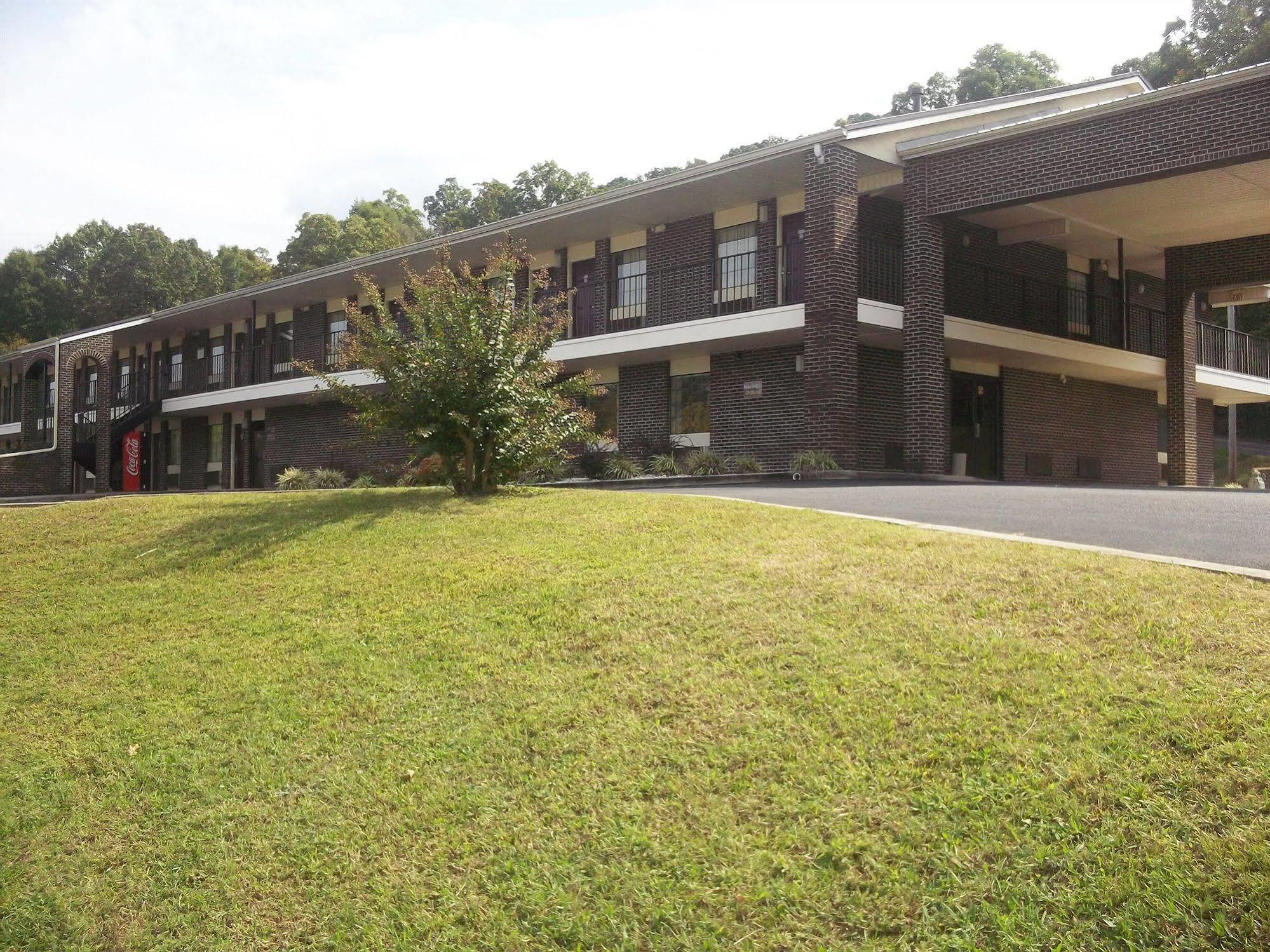 Days Inn Guntersville Buitenkant foto