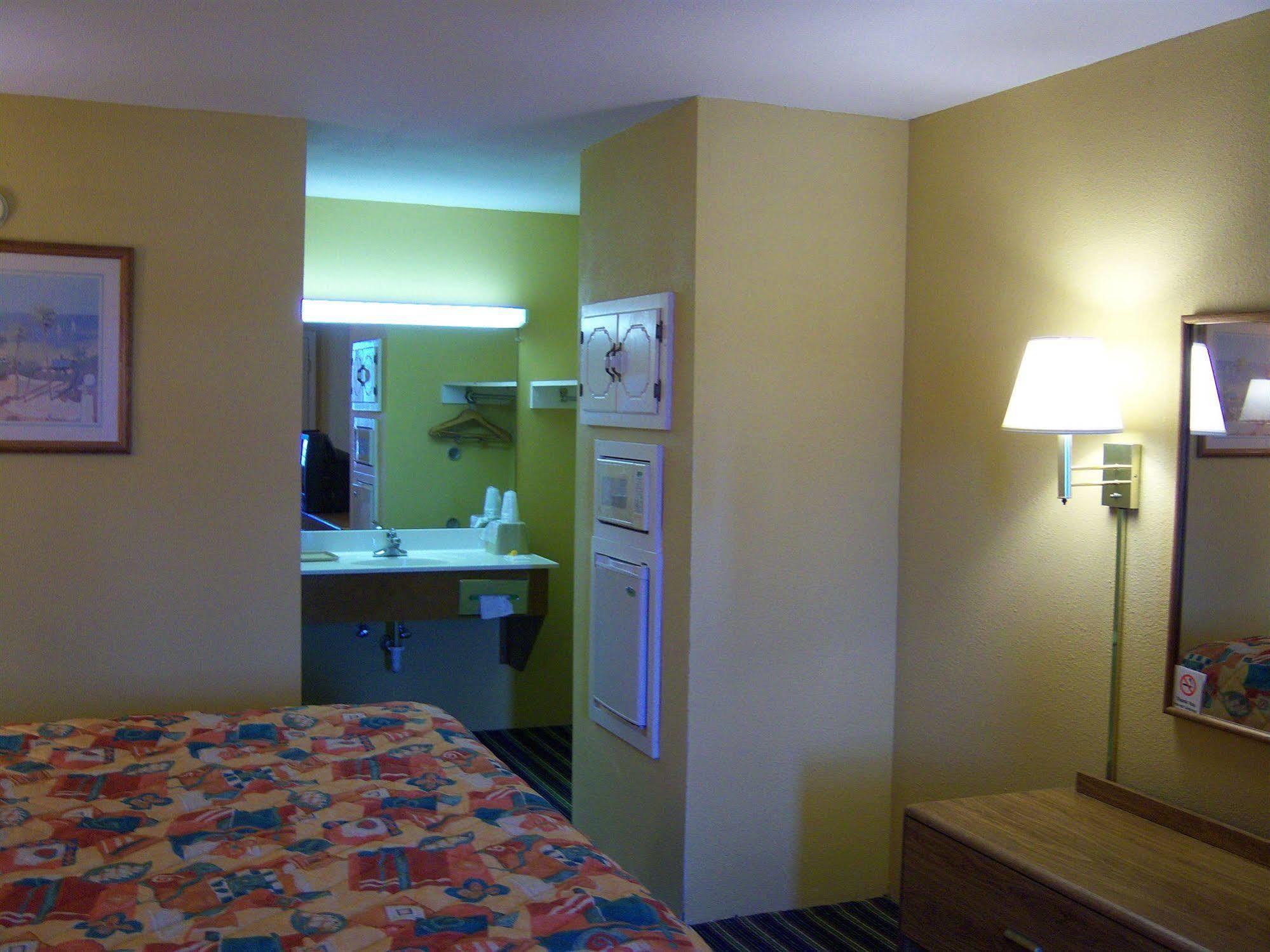 Days Inn Guntersville Buitenkant foto